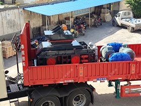 1000x700液压对辊91抖音免费视频发货 发往非洲肯尼亚蒙巴萨